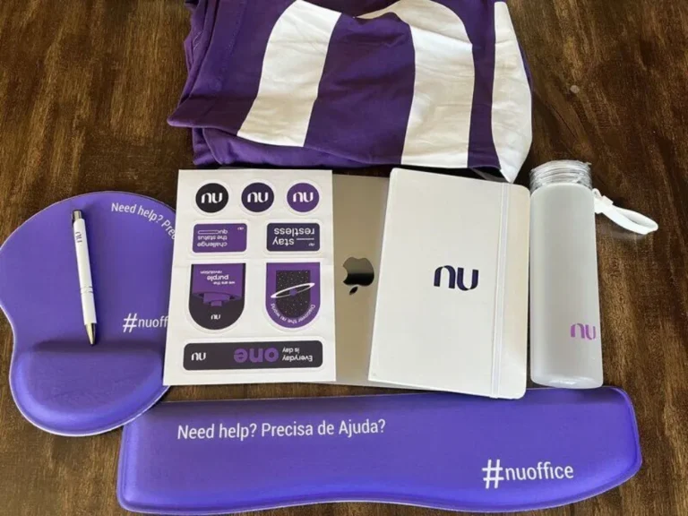 Brindes de Marca: Estratégia da Nubank para Engajar o Time